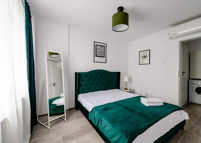 Happy Heart Hideaway *